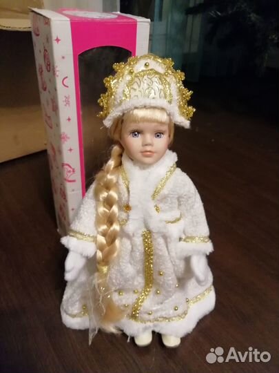 Кукла фарфоровая Снегурочка