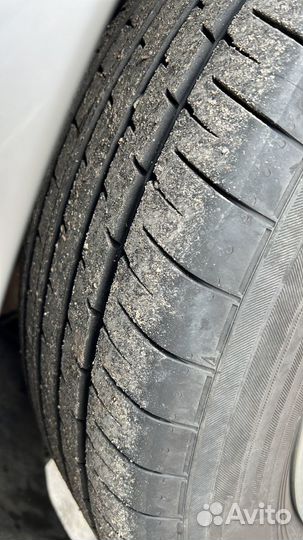 Yokohama BluEarth-XT AE61A 215/65 R16