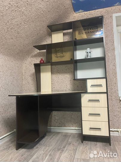 Компьютерный стол