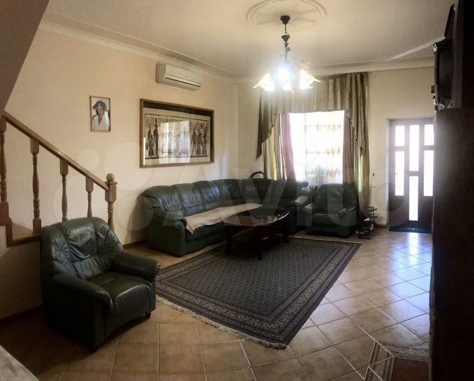 Дом 401,7 м² на участке 15,3 сот.