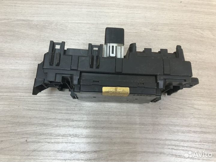 Блок предохранителей Mitsubishi Galant 7 с1992-199