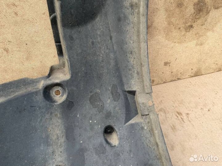 Подкрылок левый infiniti qx70 задняя часть