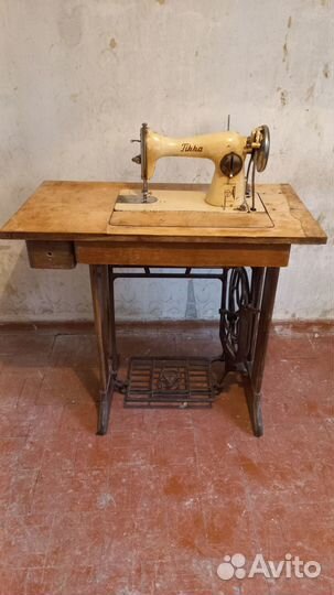 Швейная машинка Тикка