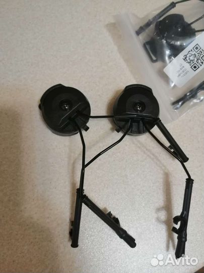 Крепления для активных наушников на шлем