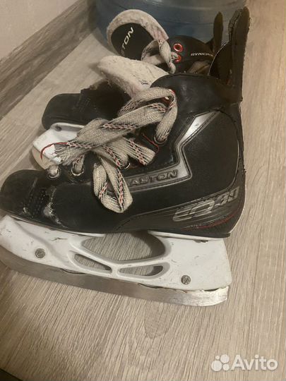 Коньки хоккейные