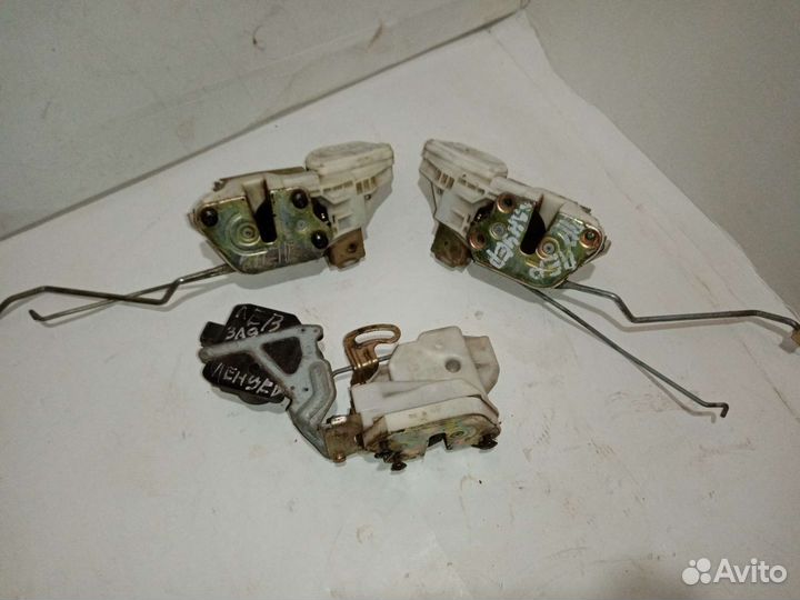 Замок двери Mitsubishi Lancer 6