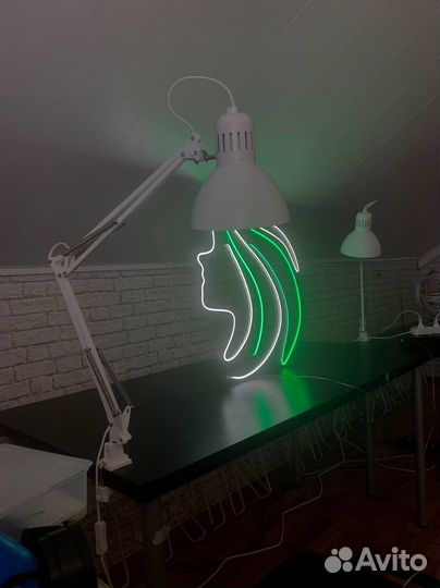Неоновая вывеска. Дизайн бесплатно