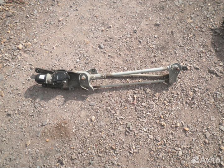 Трапеция стеклоочистиеля с мотором Mitsubishi L200