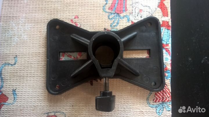 Подставка для мониторов пультов и усилителей