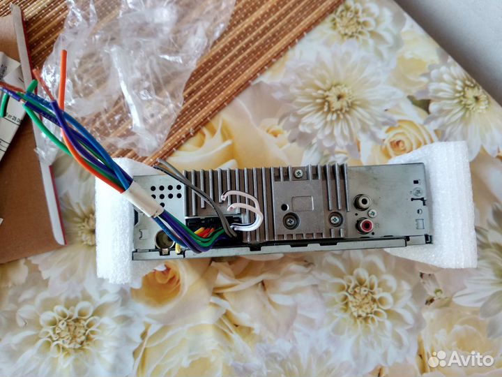 Кассетная автомагнитола и пионер