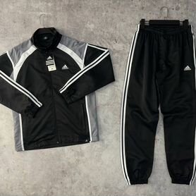 Спортивный костюм Adidas три полоски плащевый