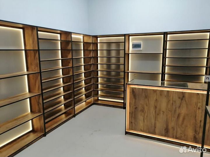 Торговые стеллажи в барбершоп