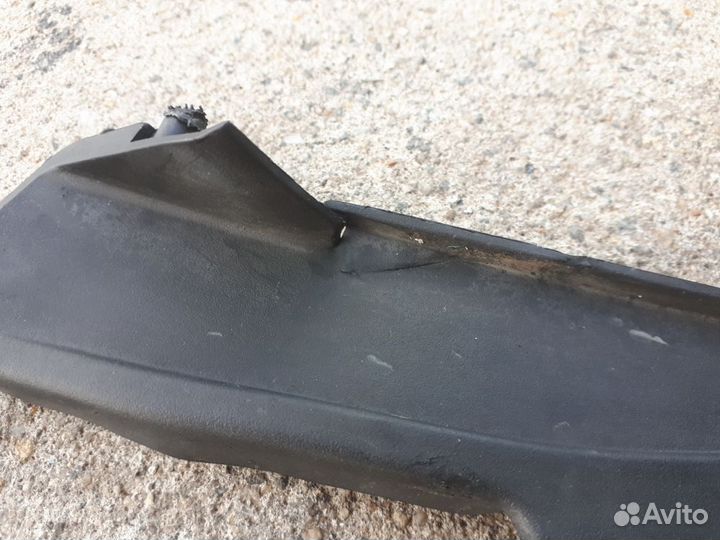 Уголок решетки под дворники Kia Ceed JD