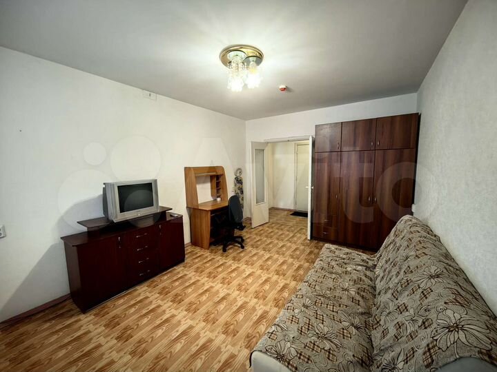 1-к. квартира, 38 м², 1/10 эт.