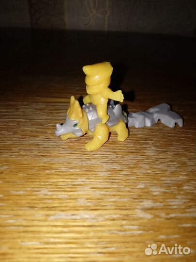 Игрушка из киндера в коллекцию