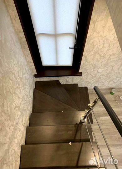 Г-образная лестница с поворотом