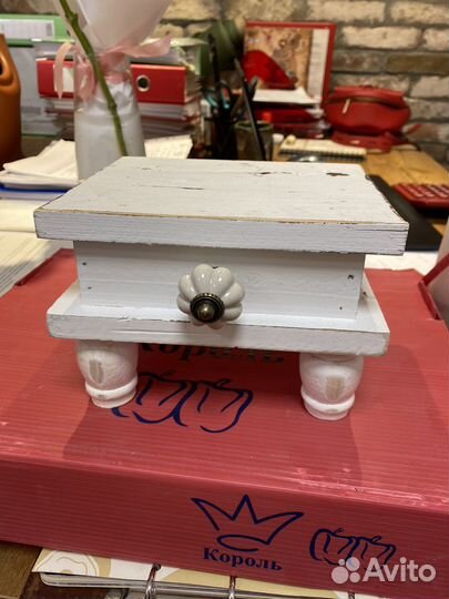 Миниатюрный столик