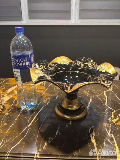 Ваза для фруктов на ножке стекло