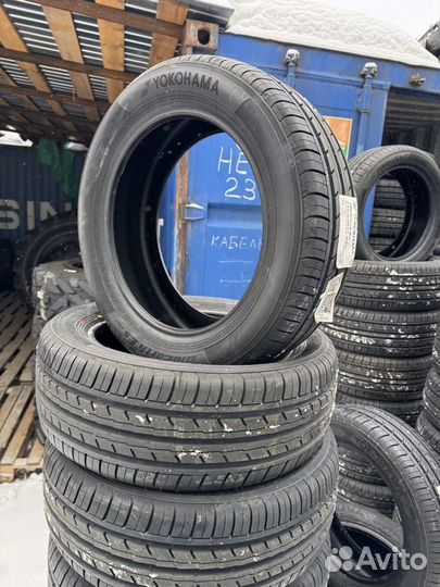 Yokohama BluEarth-ES ES32 215/55 R17 94V