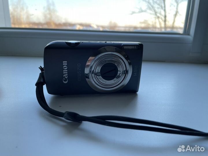 Компактный фотоаппарат