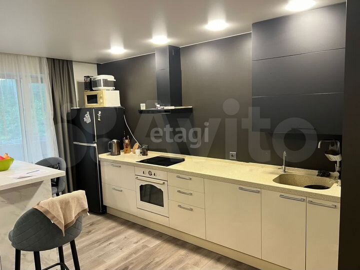 4-к. квартира, 82 м², 7/10 эт.