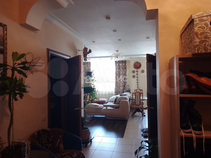 2-к. квартира, 82 м², 3/3 эт.