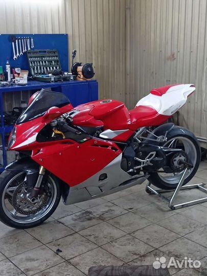 MV Agusta F4 1000