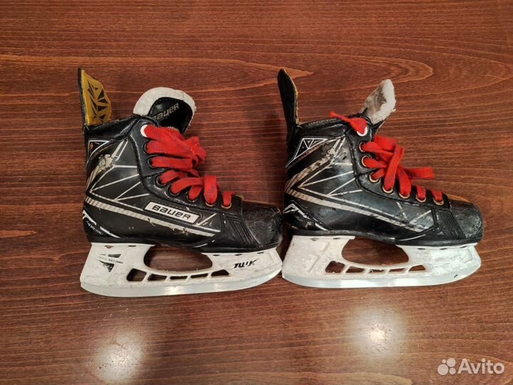Коньки хоккейные детские
