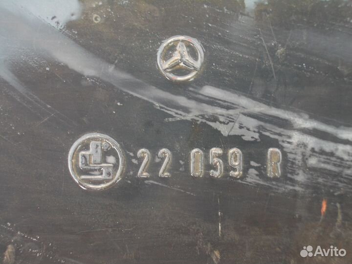 Фонарь задний правый Мерседес W -116