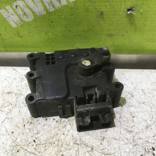 Моторчик заслонки отопителя Мазда 6