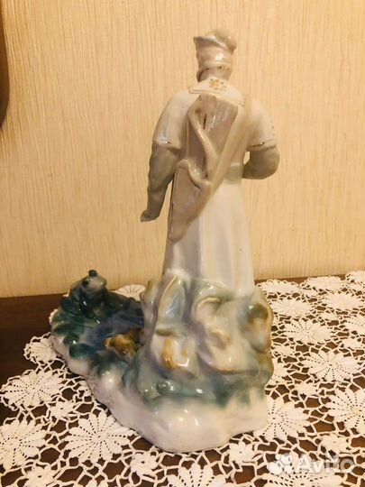 Фарфоровые статуэтка иван царевич с лягушкой