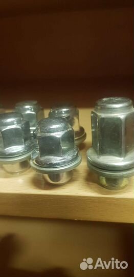 Автомобильные гайки для колёс 121.5