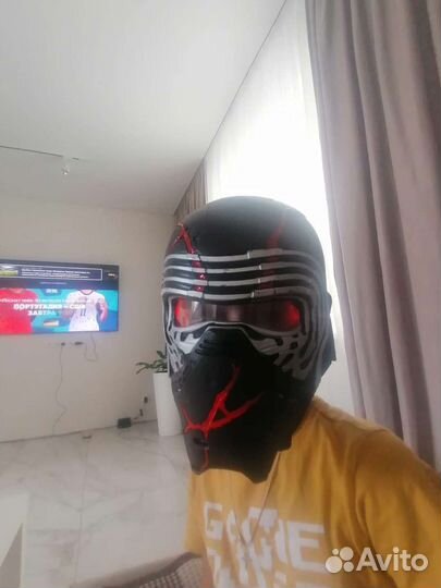 Кайло Рен шлем из Star Wars