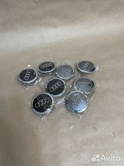 Комплект Ступичные колпачки audi 69мм черные серые