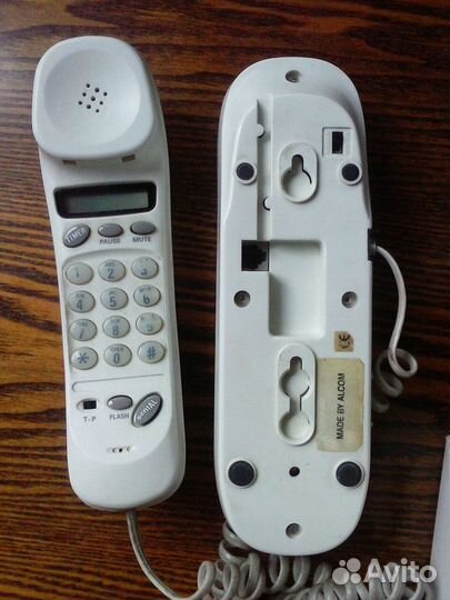 Телефон кнопочный проводной