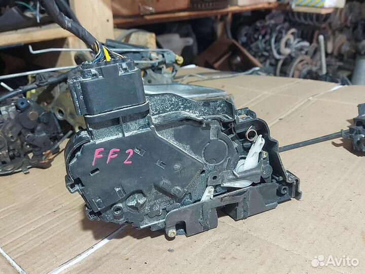 Замок двери передней правой Ford Focus 2 05-11 г