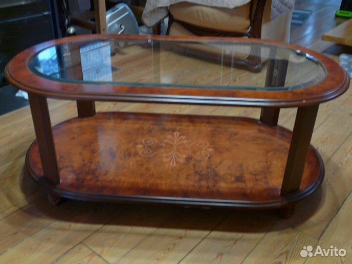 Журнальный столик на колесах