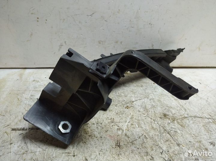 Кронштейн фары Audi Q5 2008–2017