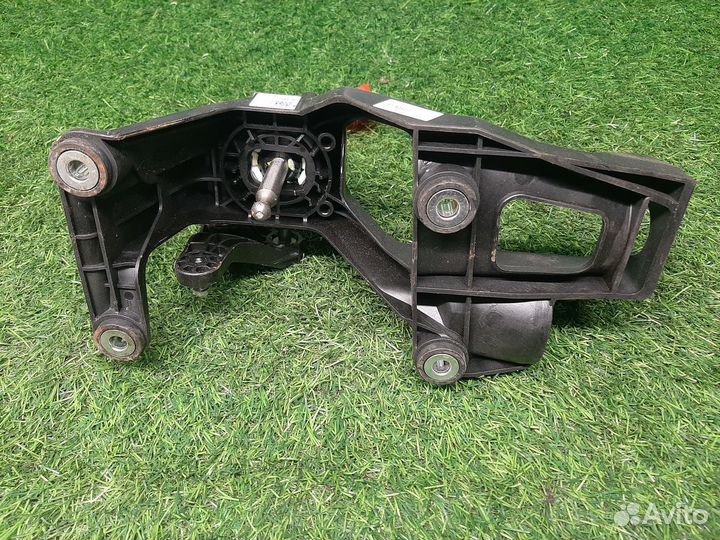 В наличии: Кулиса МКПП на Лада Веста