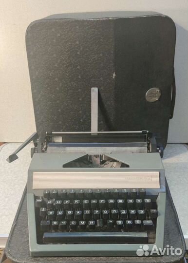Пишущая машинка