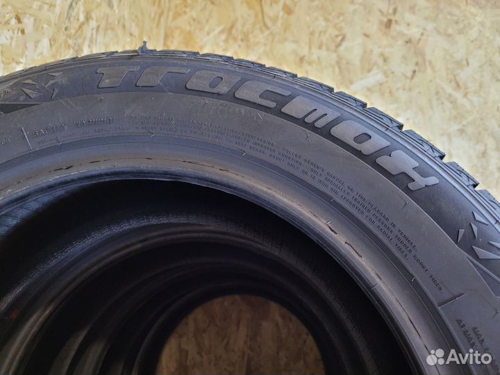 Tracmax X-Privilo S330 205/55 R16 94T