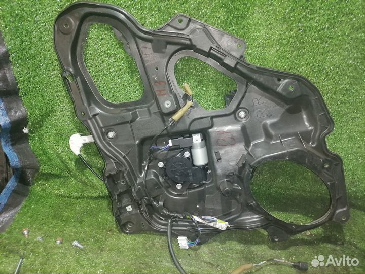 Стеклоподемник задний правый mazda Axela BK3P