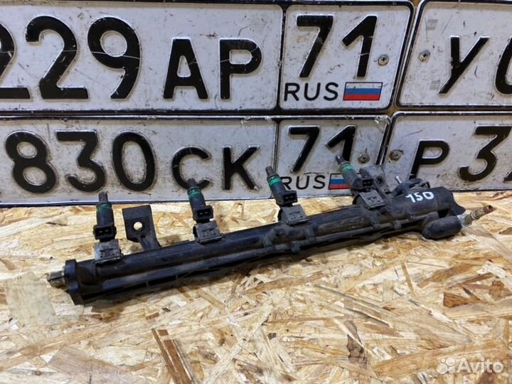 Топливная рампа с форсунками Ford Fiesta 5 3D 2006