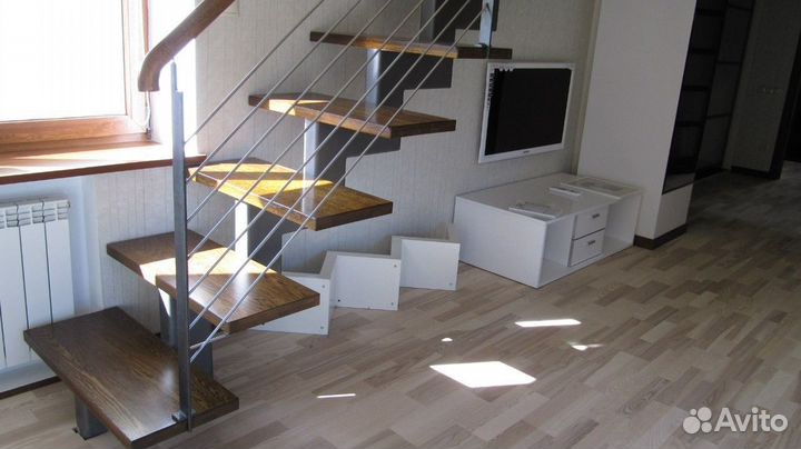 Металлическая лестница на этаж