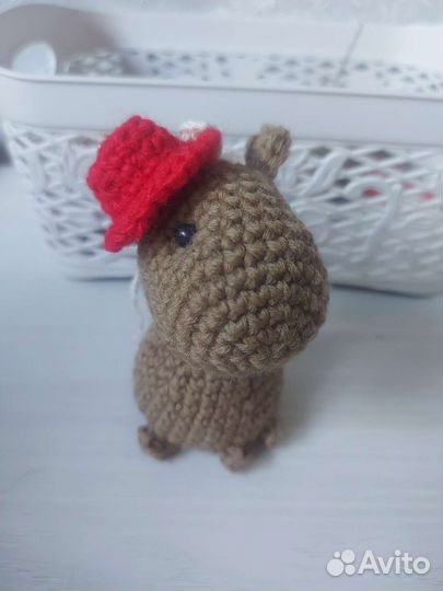 Капибара вязаная брелок