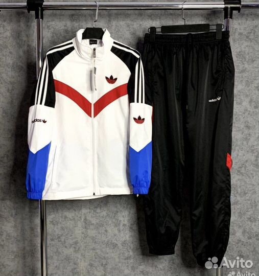 Спортивный костюм adidas мощнейший