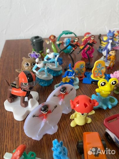 Продам игрушки из киндера + скрепыши