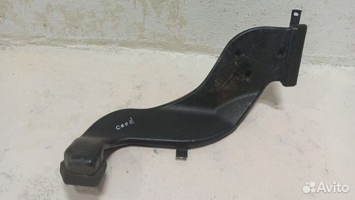 Воздуховод Kia Ceed (2007-2012г)