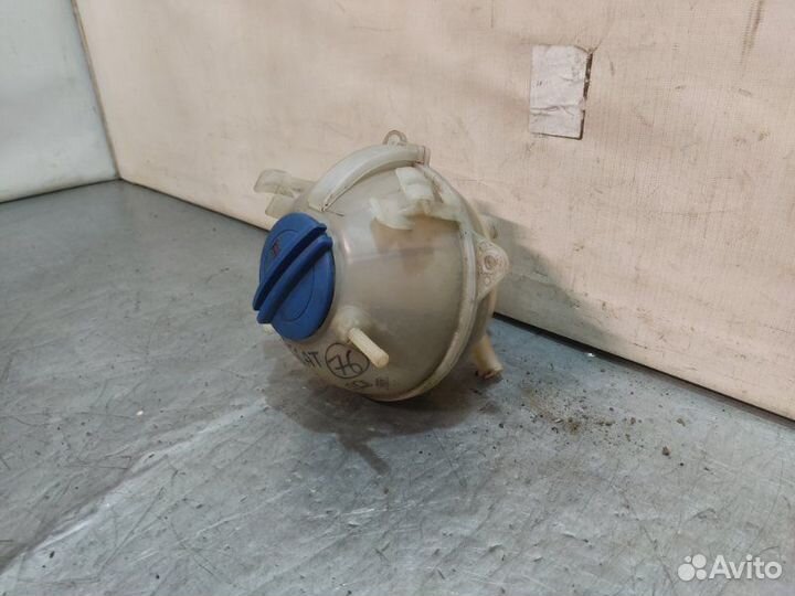 Бачок расширительный Volkswagen Passat B6 BSE 2007