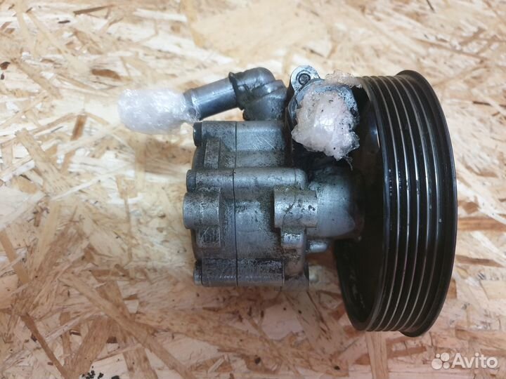 Насос гидроусилителя Renault Duster